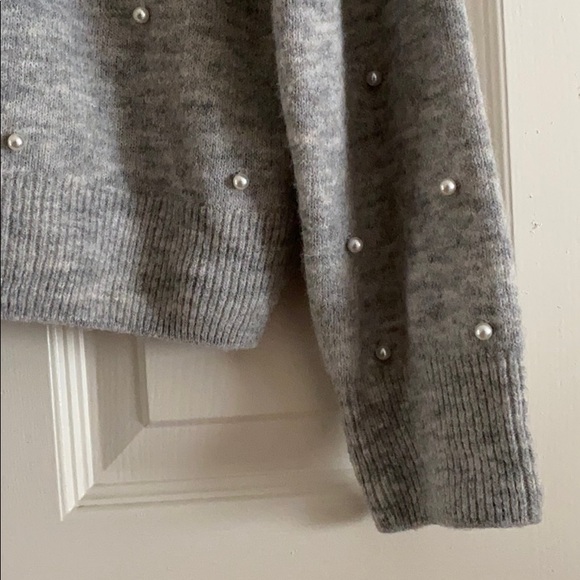 Grey sweater with small pearls - Picture 4 of 4